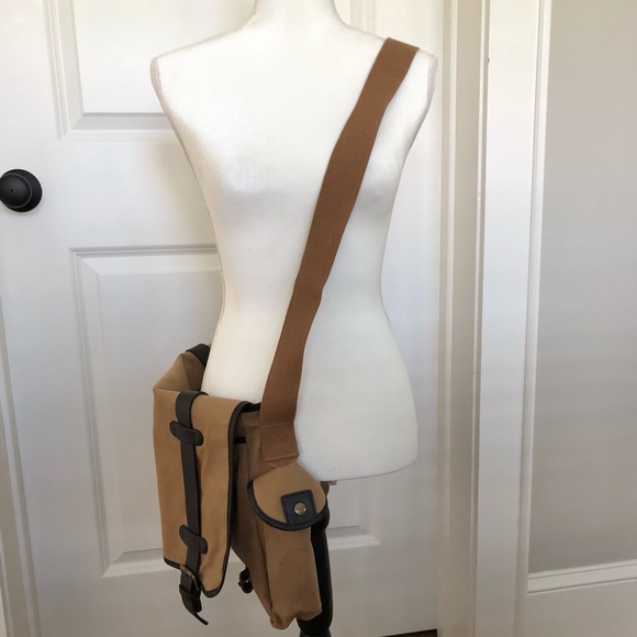 GAP Crossbody Bag - Picture 1 of 8